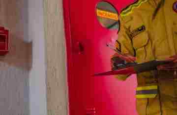  Bombeiros orientam a população sobre emergências em locais com grandes públicos 